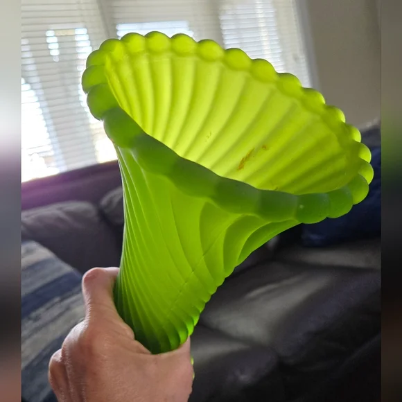 Vintage Glass Vase - Picture 7 of 12